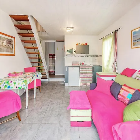 1 Bedroom Awesome In 펜션 *
