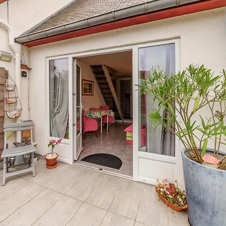 1 Bedroom Awesome In Le Minihic-sur-Rance
